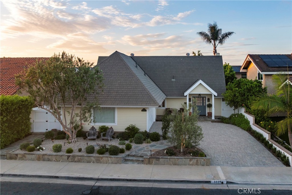 9601 Dumbreck Drive