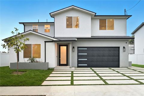 Photo of 12917 El Dorado Ave Ave, Sylmar, CA 91342 (MLS # SR26043118)