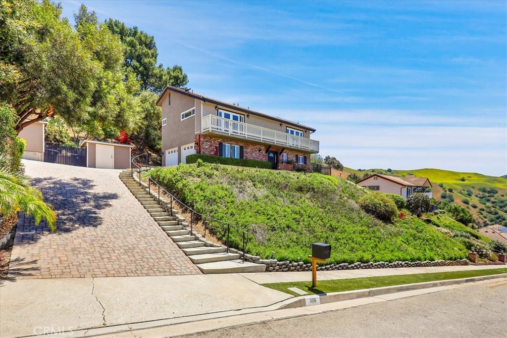 386 Olinda Drive