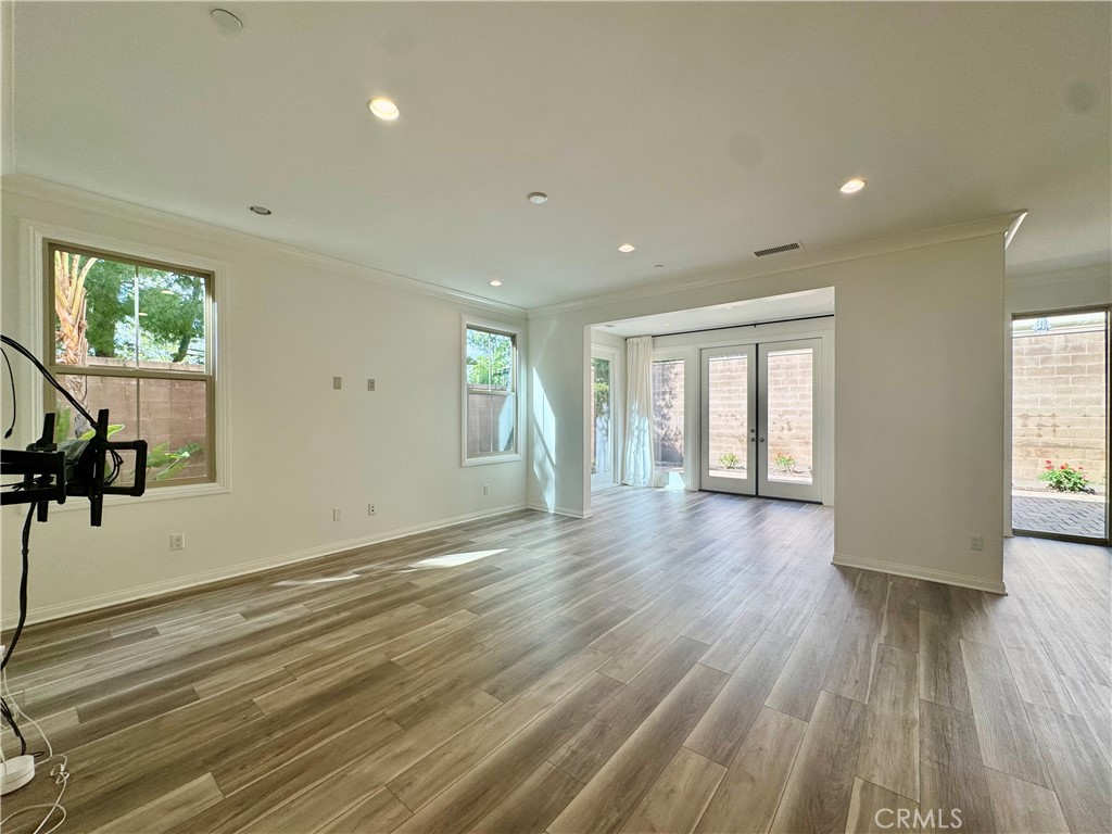 51 Elmdale