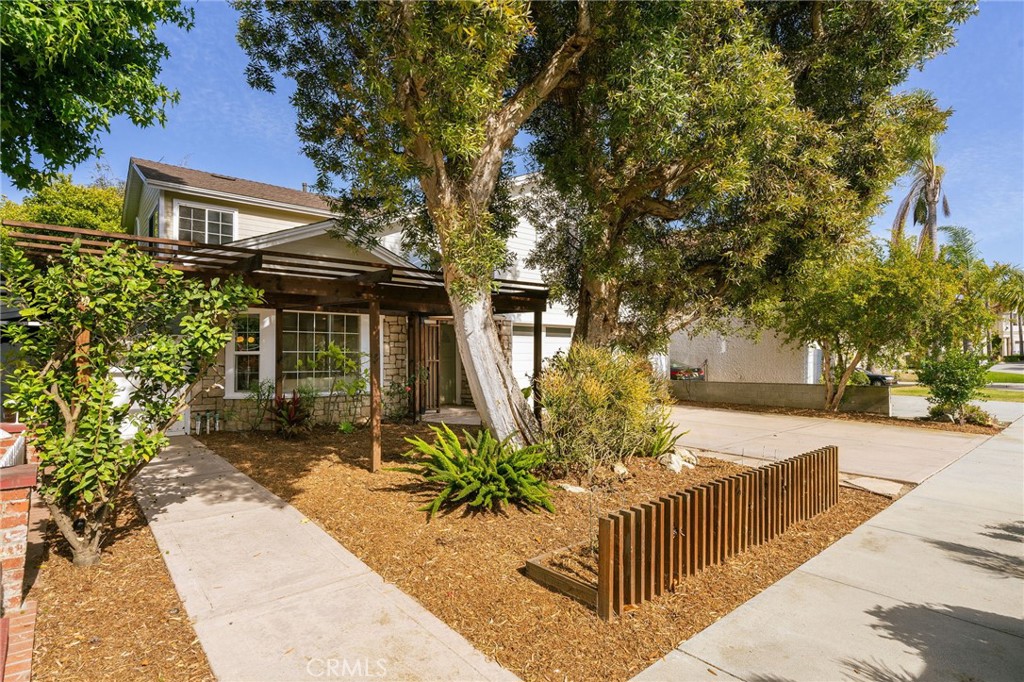 1324 Portola Avenue