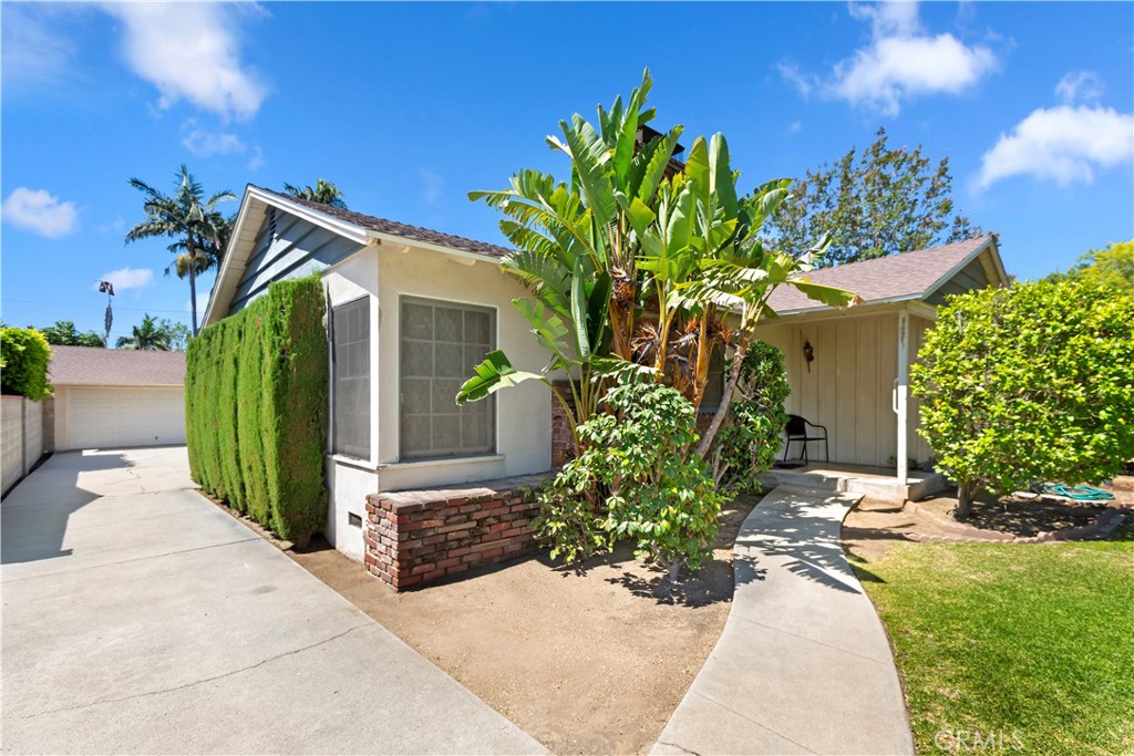 8356 Duarte Road