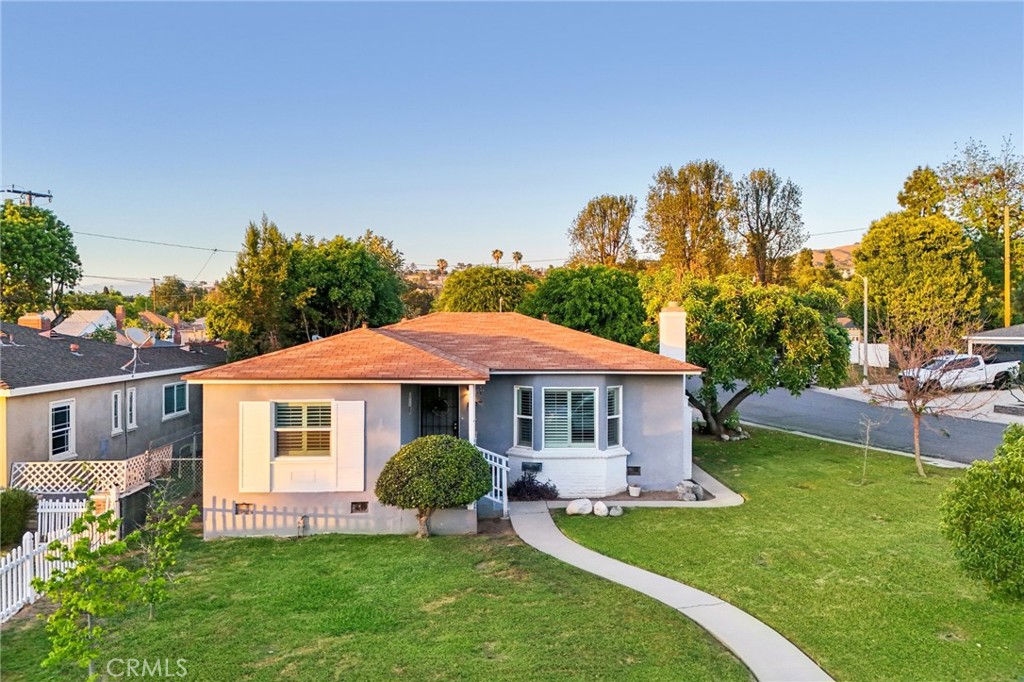 11045 Howard