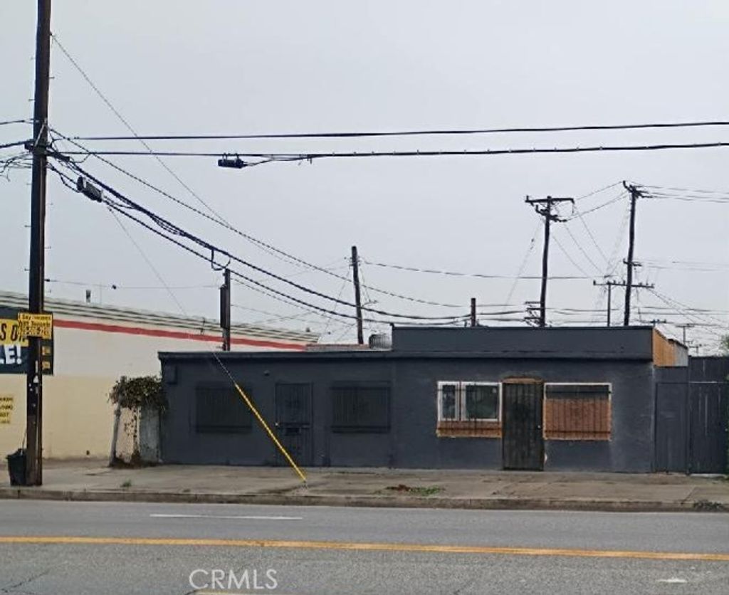 Photo of 3620 W Slauson Ave, Los Angeles, CA 90043 (MLS # IN25260671)