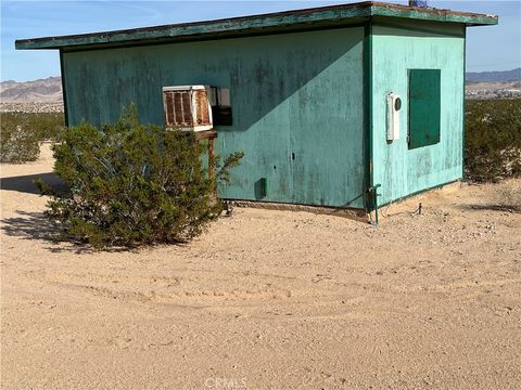 Photo of 0 Kachina, 29 Palms, CA 92407 (MLS # HD25281800)