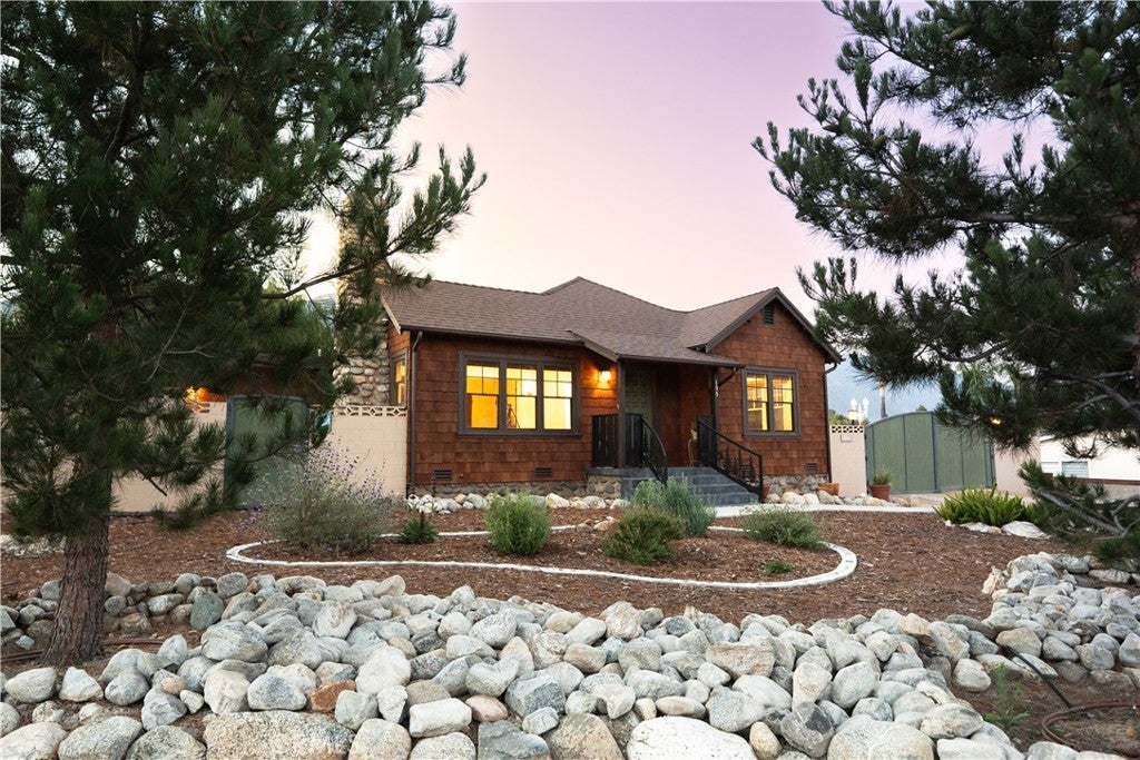 895 W 23rd