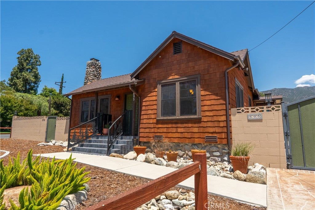 895 W 23rd