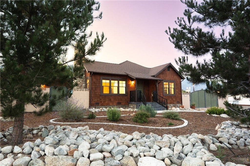 895 W 23rd