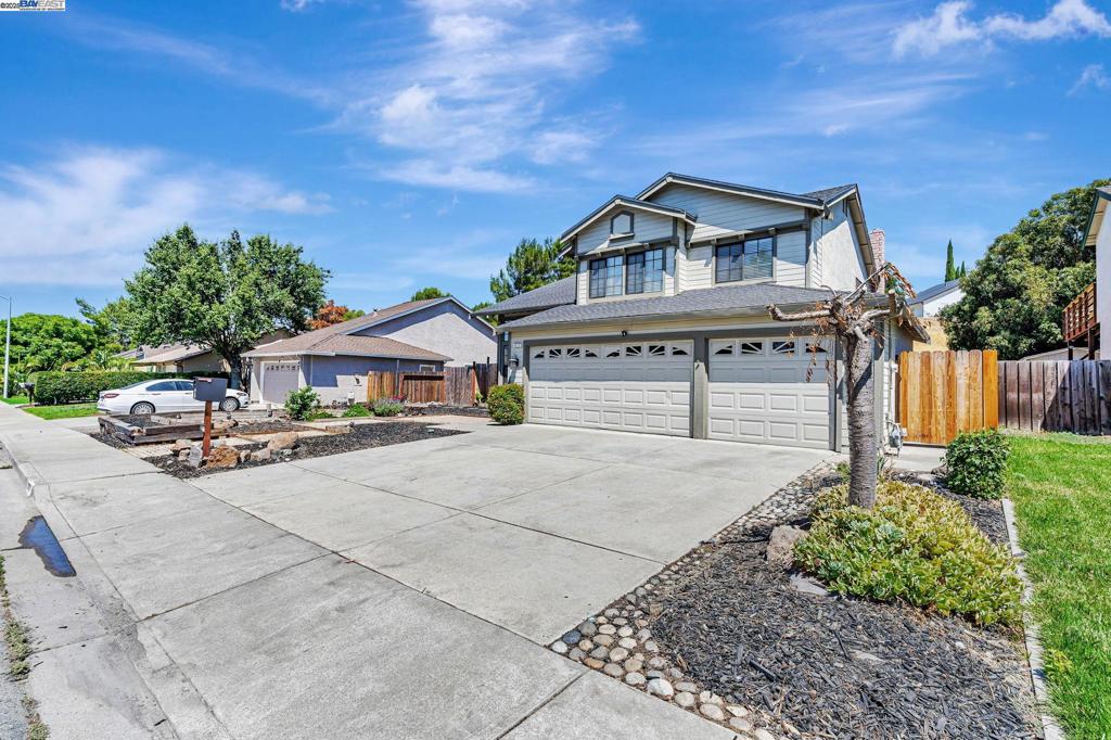 2819 Larkspur Dr