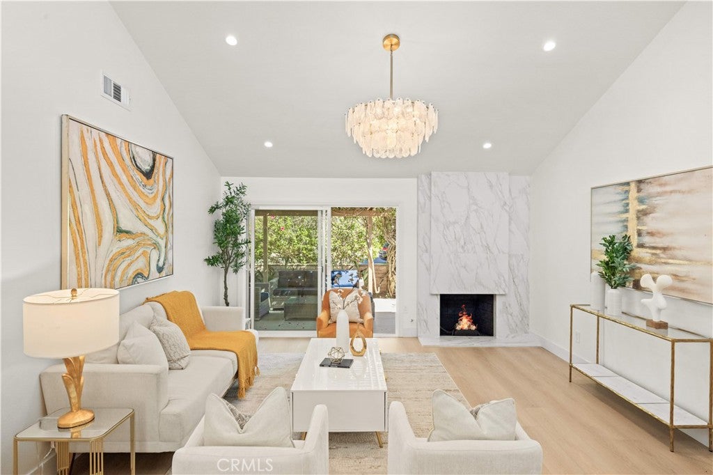 15 Eucalyptus, Irvine CA 92612