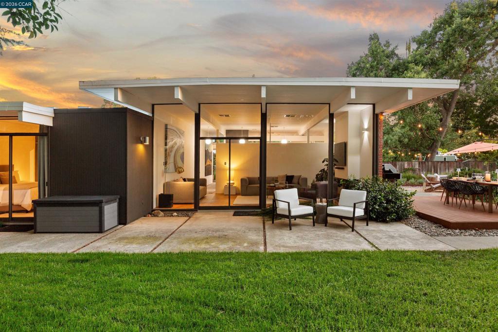 230 Santa Fe Dr