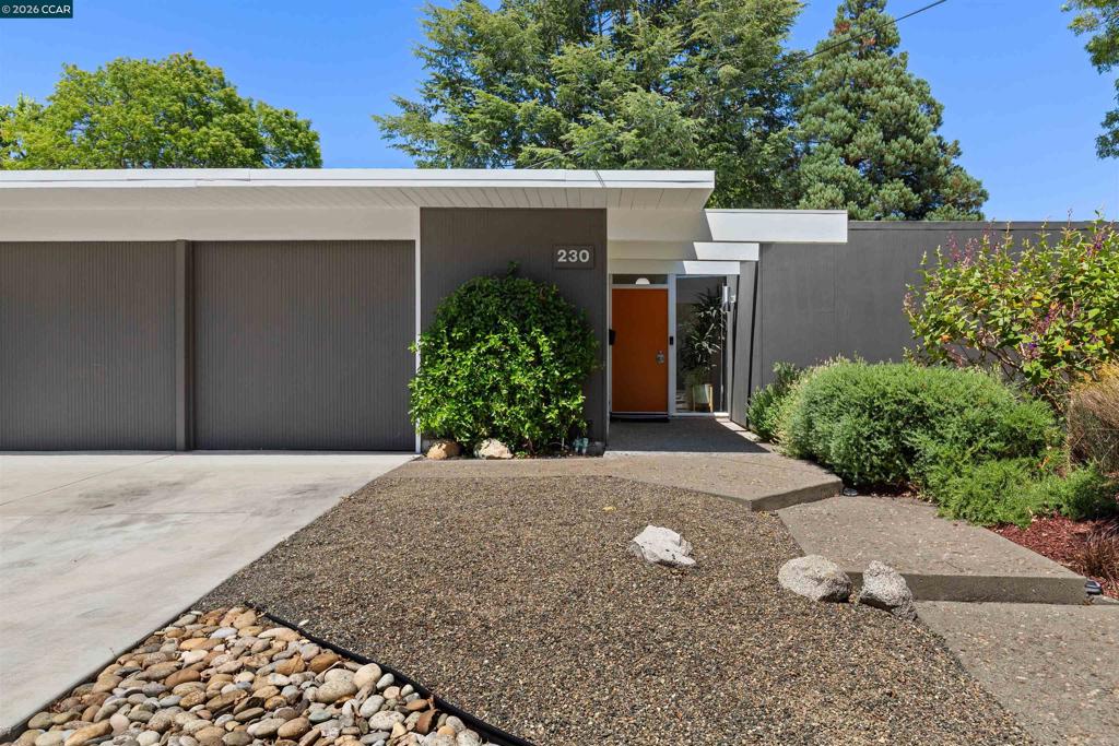 230 Santa Fe Dr