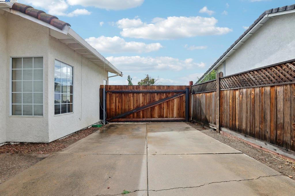 OAKLEY - Residential