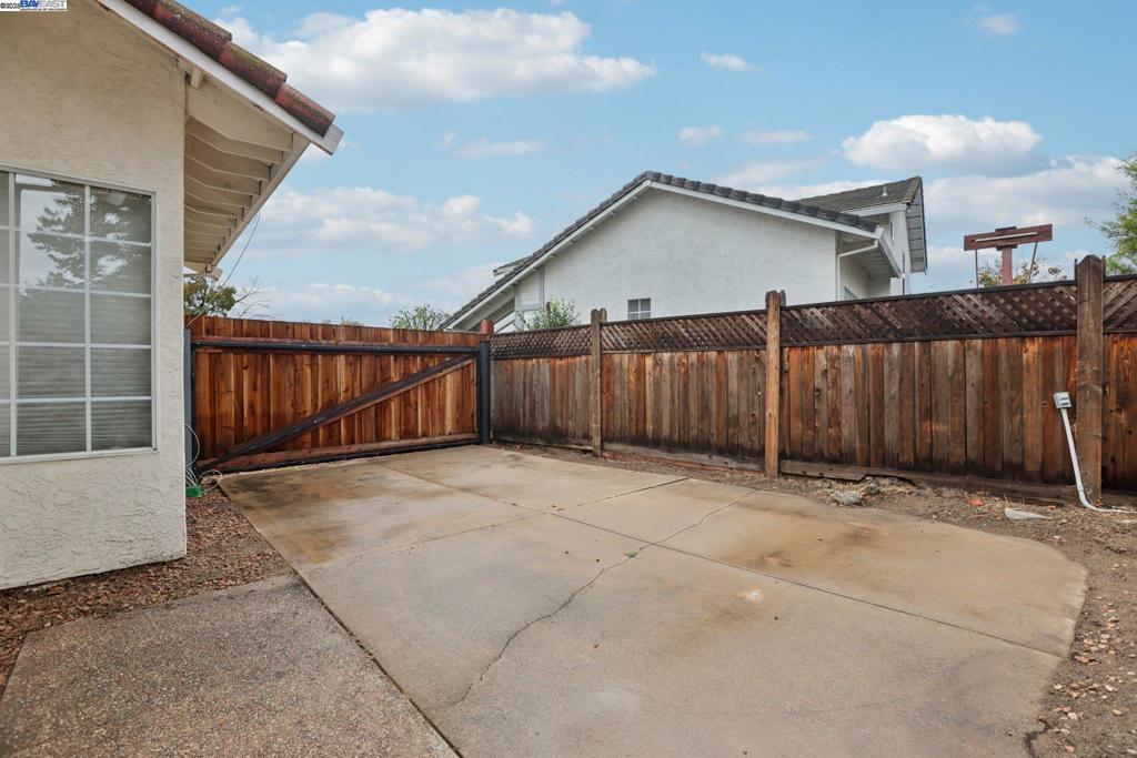 OAKLEY - Residential