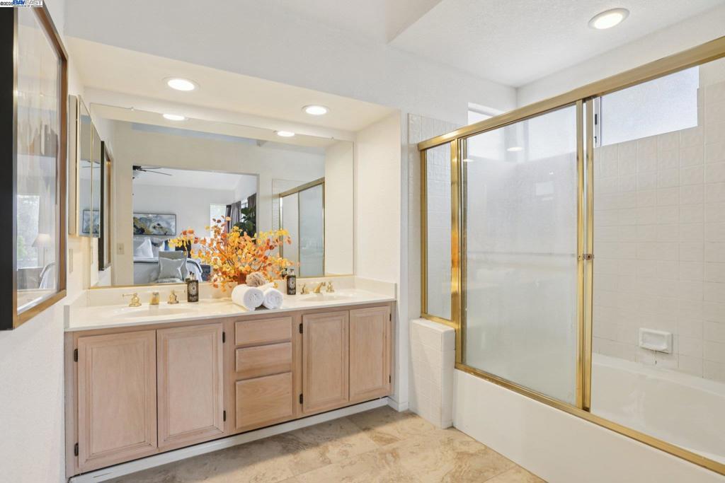 OAKLEY - Residential