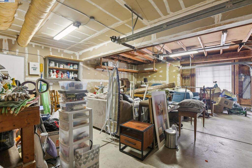 OAKLEY - Residential