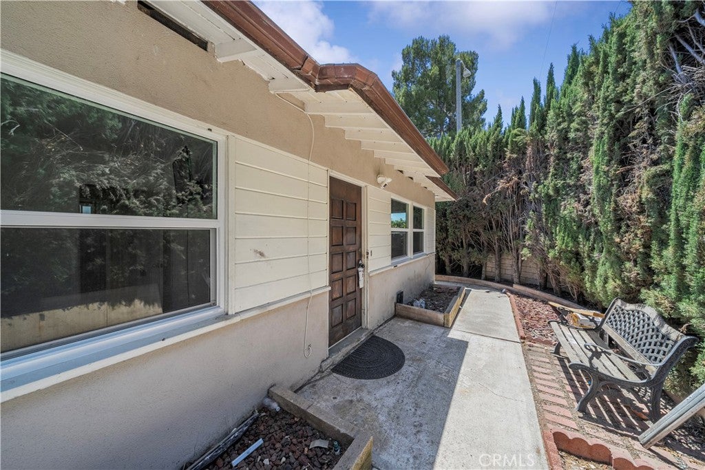 1350 E Hillcrest dr