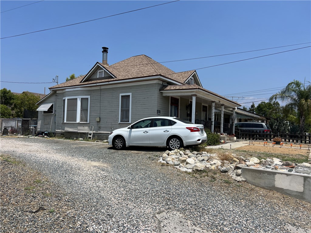 316 W Lugonia Avenue