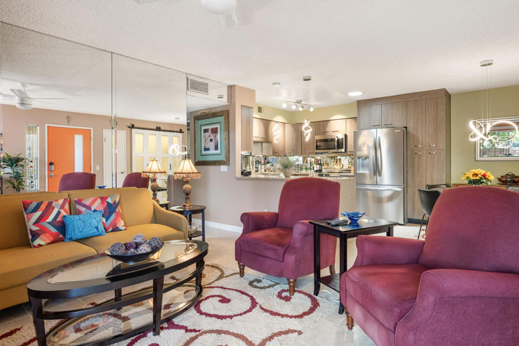 1190 Sunflower Lane