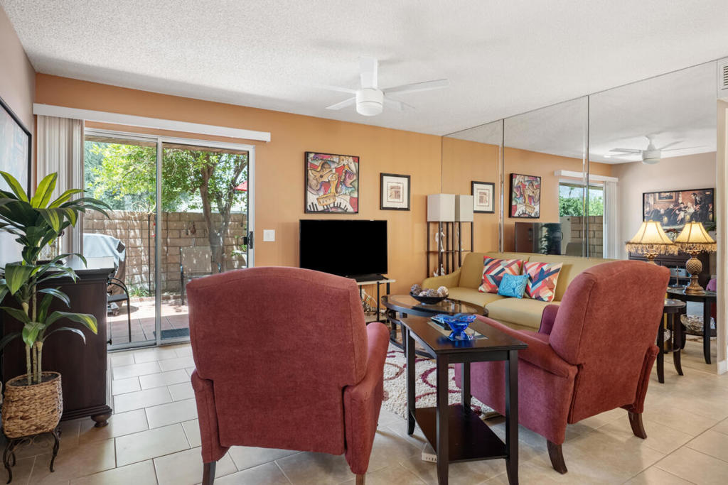 1190 Sunflower Lane