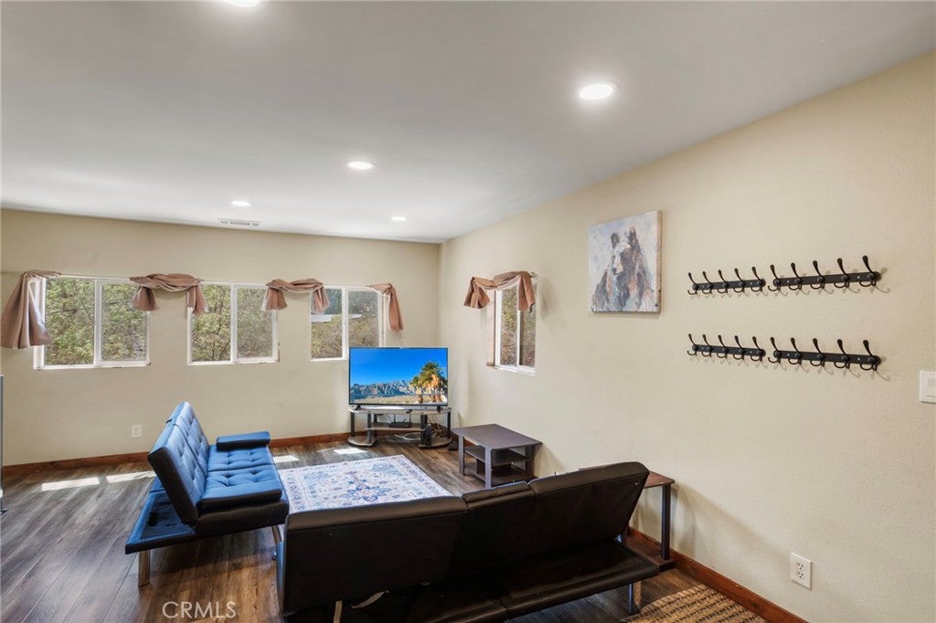 29251 Lake Brook