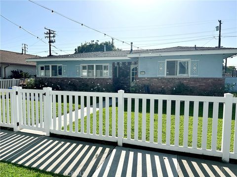 3161 Hackett Long Beach CA 90808