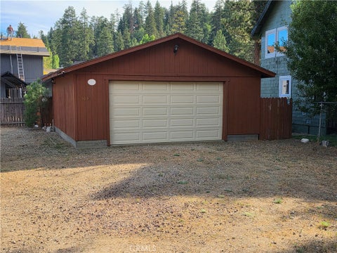 Photo of 1056 Cherokee Street, Fawnskin, CA 92333 (MLS # SW26191178)