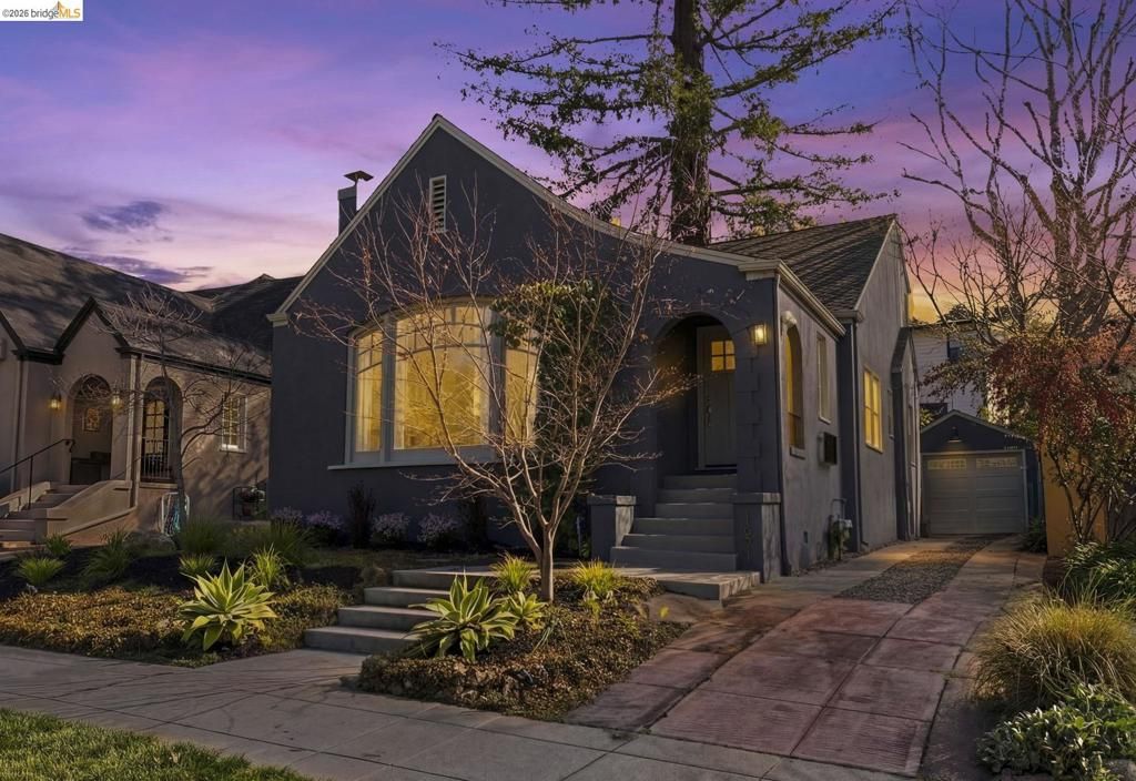 Photo of 1371 Trestle Glen Road Rd, Oakland, CA 94610 (MLS # 41130487)