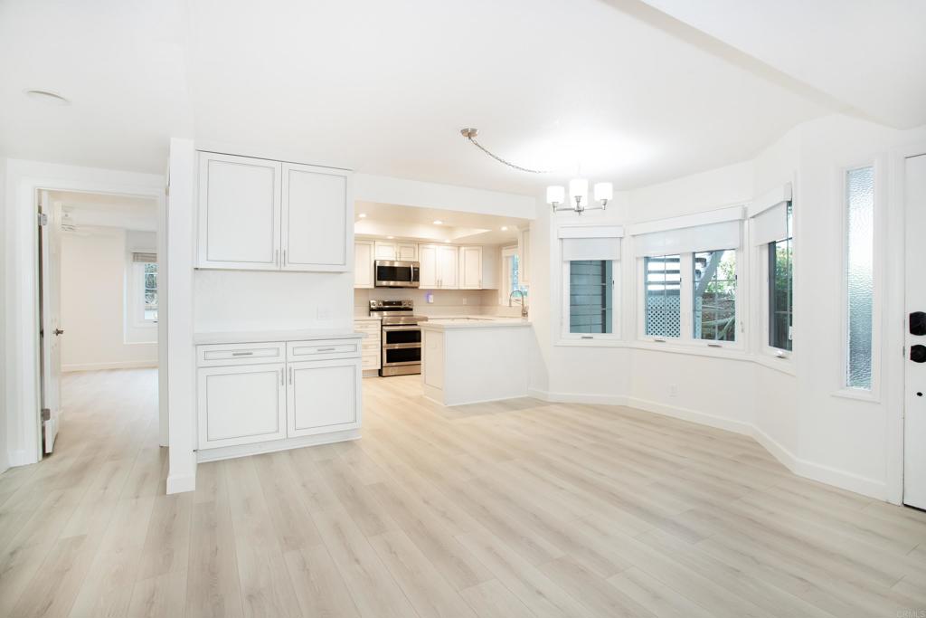 2156 S Coast Highway