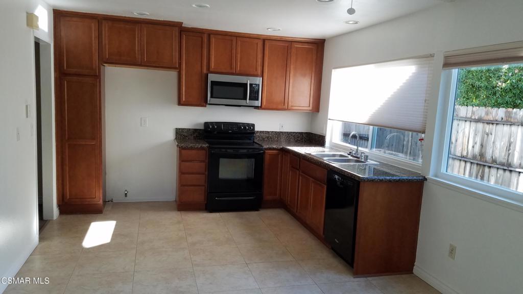 Cal Classics-102 - 1000052 - Residential Lease