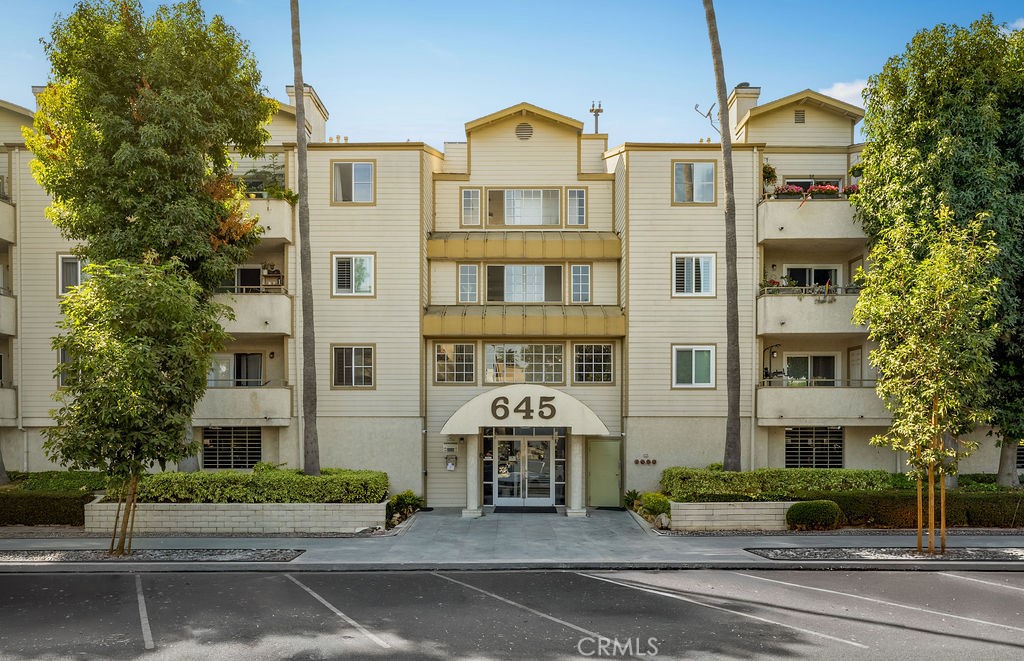 645 Chestnut Avenue 305