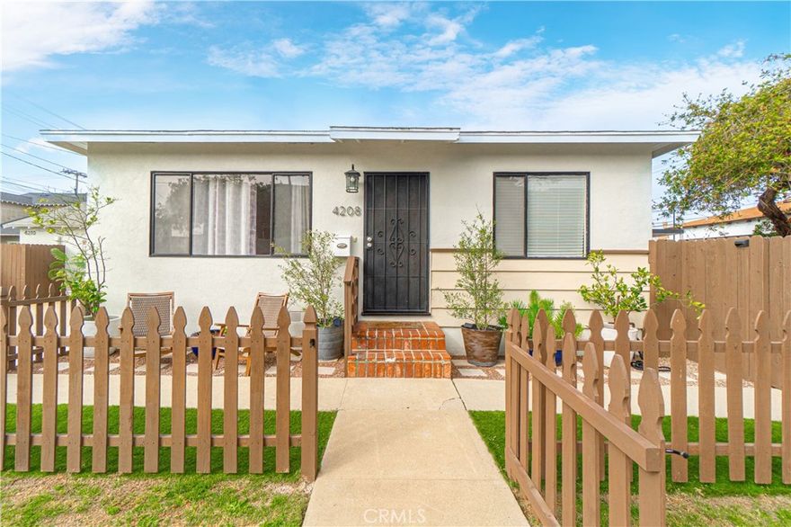 Turnkey North Torrance Gem! Beautifully updated 3-bedroom, 2-bath home in a quiet, desirable neighborhood. Features original hardwood flooring, a spacious and comfortable layout, and a fully renovated kitchen and bathrooms. All appliances are included for a truly move-in-ready experience. Enjoy a private patio perfect for relaxing or entertaining. Conveniently located minutes from Redondo, Hermosa, and Manhattan Beaches, LAX, SoFi Stadium, and top shopping and dining destinations. Located within the Torrance Unified School District. A perfect blend of comfort, style, and prime location!