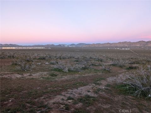 Photo of 0 Dale Evans Prkway, Apple Valley, CA 92307 (MLS # HD26039136)