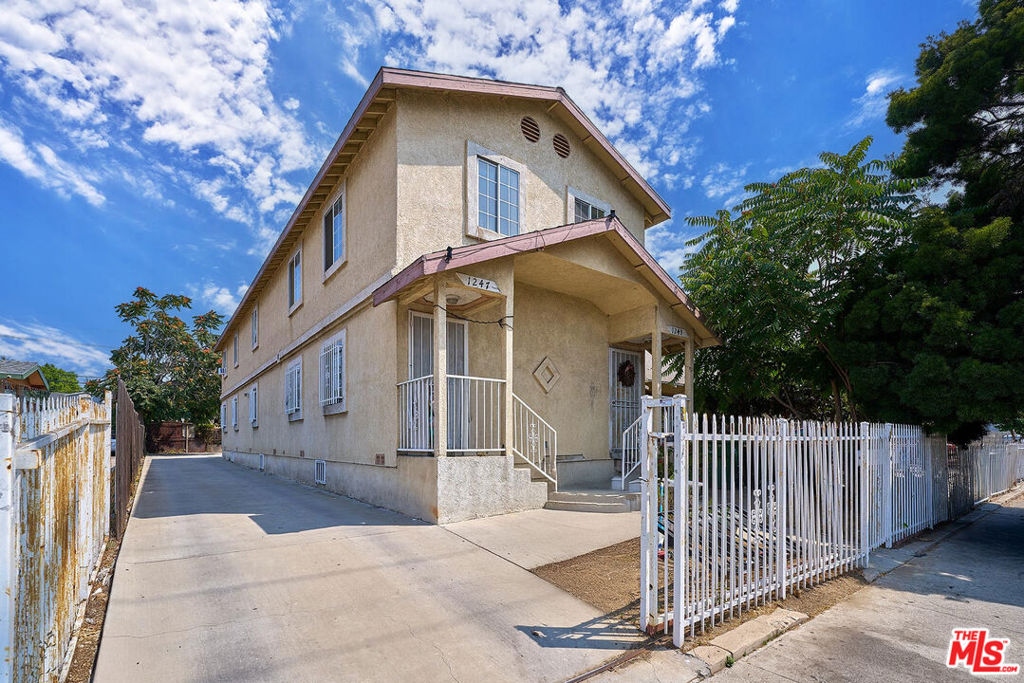 1247 E Vernon Avenue