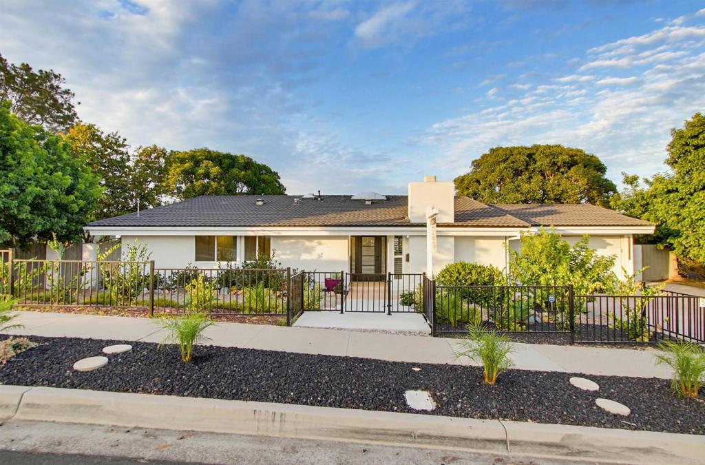 5605 Soledad Mountain Rd Rd