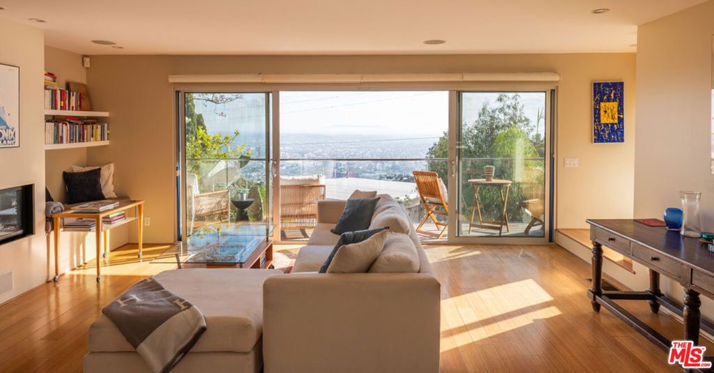 Photo of 2158 Sunset Plaza Drive, Los Angeles, CA 90069 (MLS # 25621435)