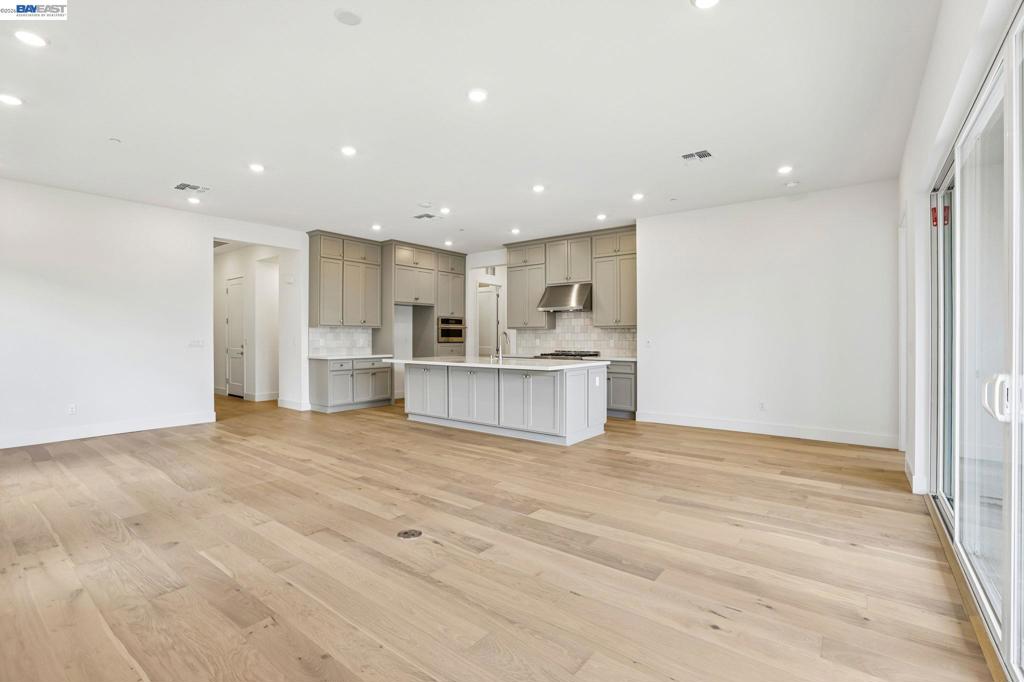 1087 Riverbend Drive