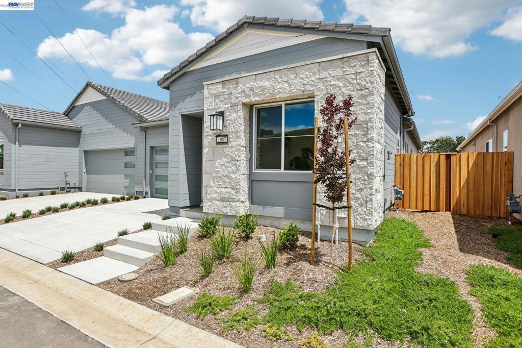1087 Riverbend Drive