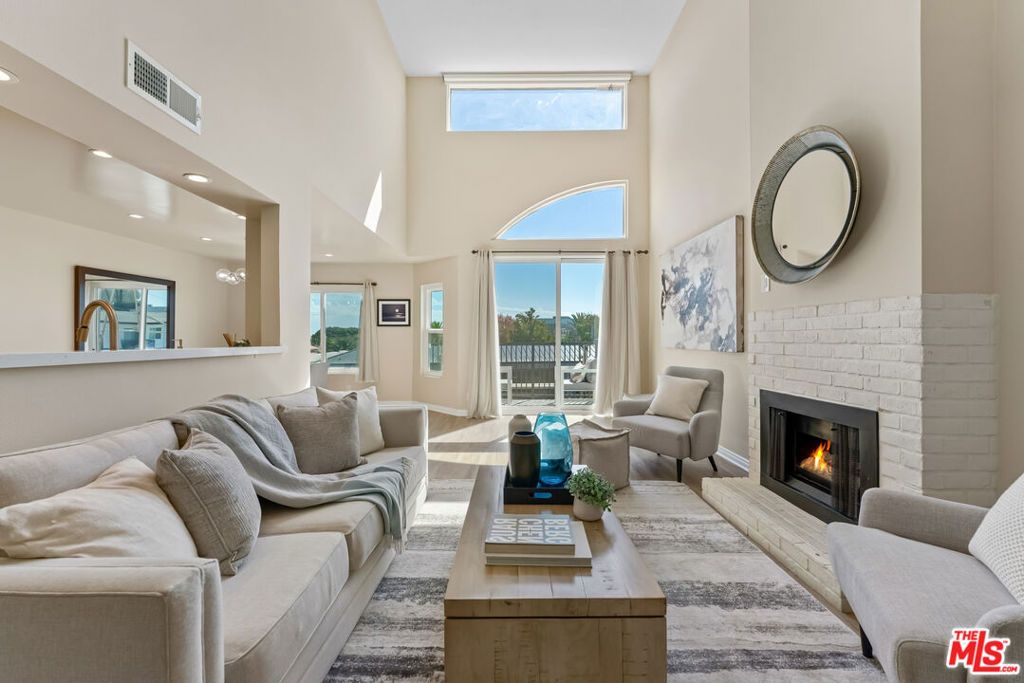 Photo of 2677 Centinela Avenue #402, Santa Monica, CA 90405 (MLS # 25604137)