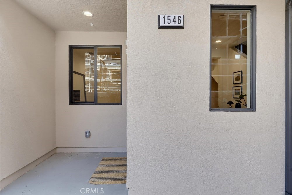 1546 Chia Way