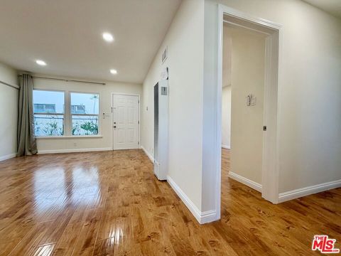 Photo of 2027 Euclid Street #B, Santa Monica, CA 90405 (MLS # 25607711)