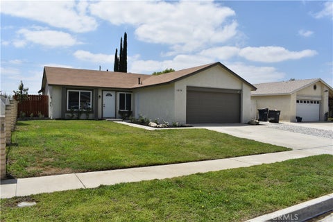 Photo of 1425 Hunter DR, Redlands, CA 92374 (MLS # OC26146193)