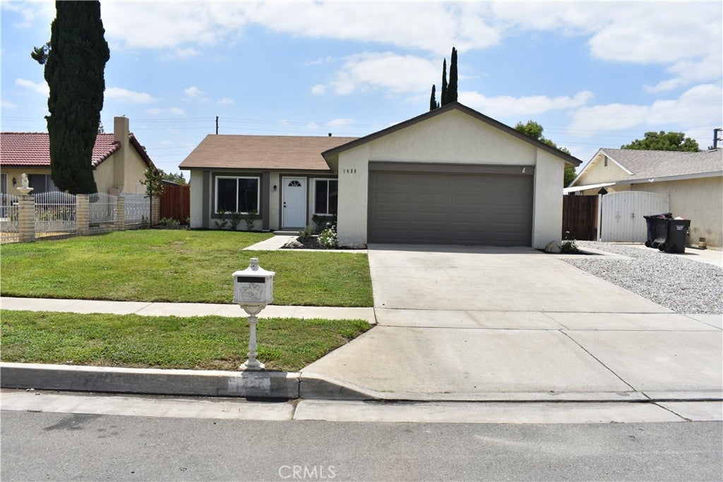 1425 Hunter