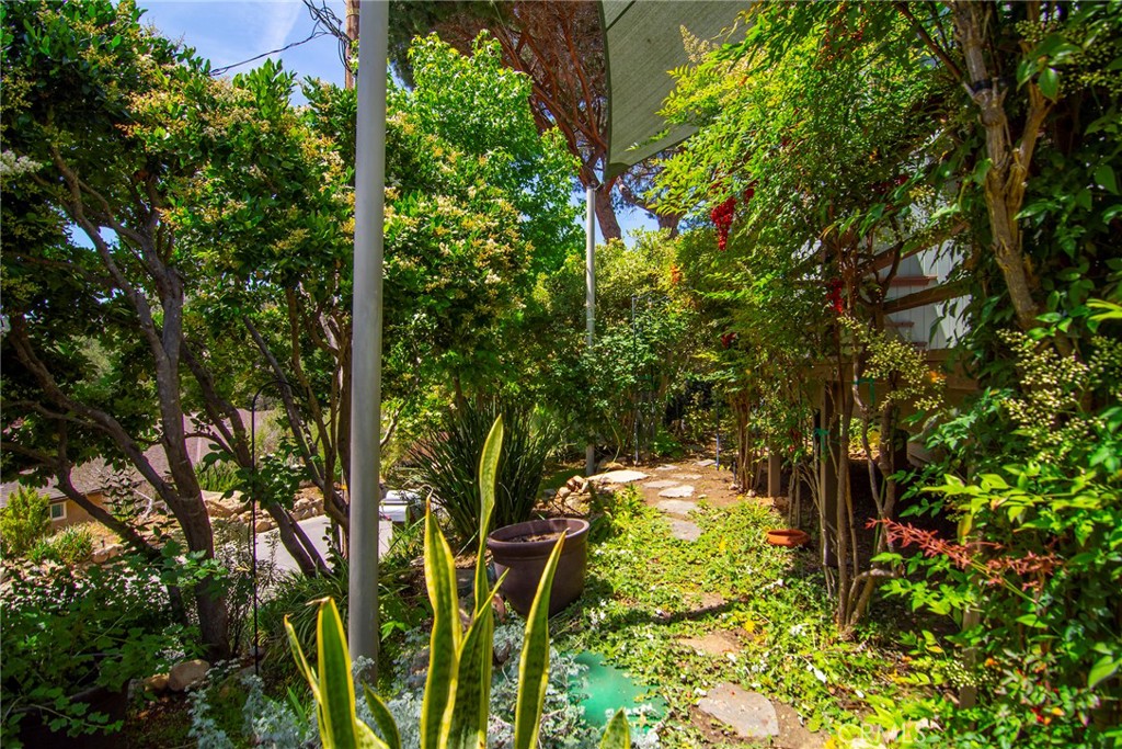 828 Wonder View Drive