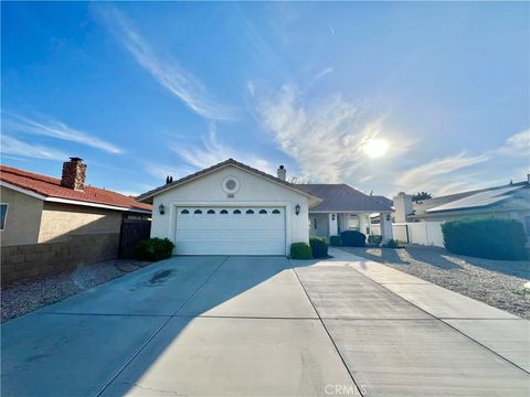 Photo of 13420 Chinquapin Dr, Victorville, CA 92395 (MLS # CV26074657)