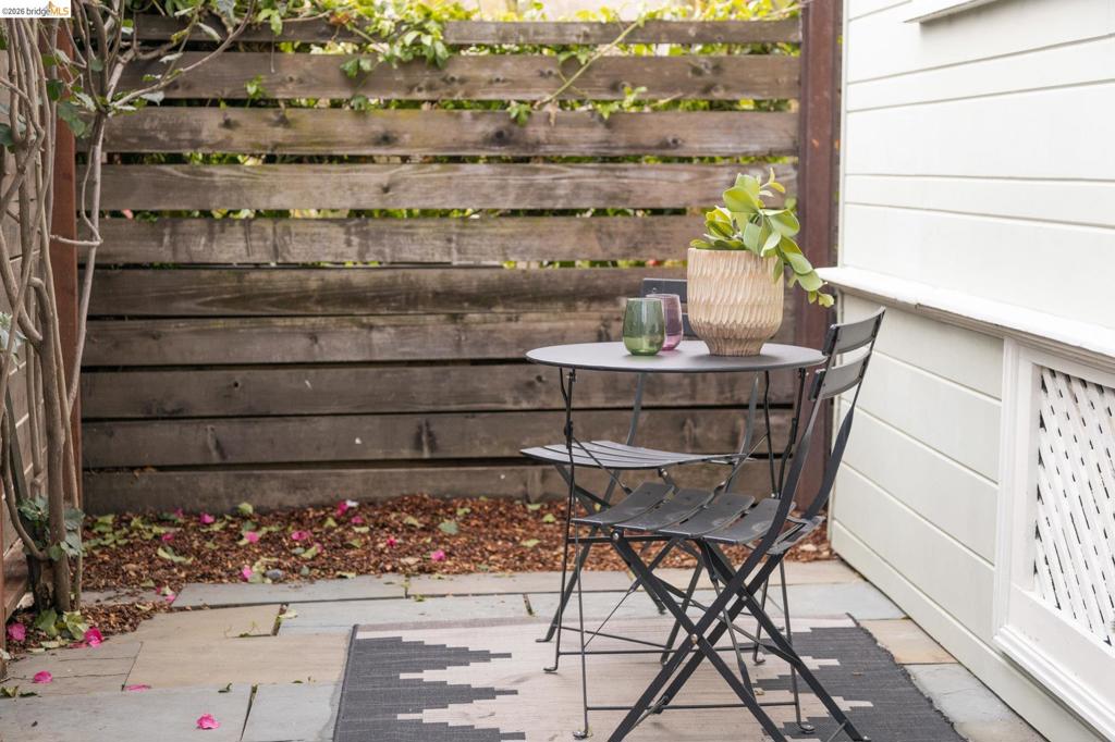 1261 1261 Hearst Ave