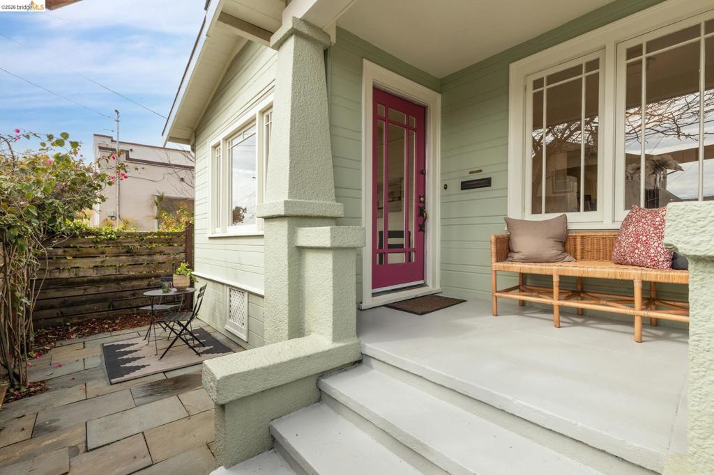 1261 1261 Hearst Ave