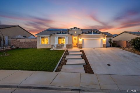 Photo of 1535 Overcup Court, Calimesa, CA 92320 (MLS # CV25249729) Photo of 1535 Overcup Court, Calimesa, CA 92320 (MLS # CV25249729)