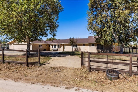 Photo of 5955 Whispering Oaks Way, Paso Robles, CA 93446 (MLS # NS26169928)