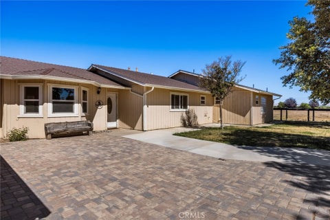 Tiny photo for 5955 Whispering Oaks Way, Paso Robles, CA 93446 (MLS # NS26169928)